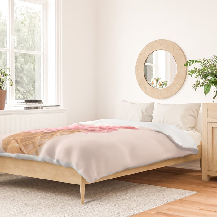 THE LION CREAM Duvet Cover Gallery Image 2