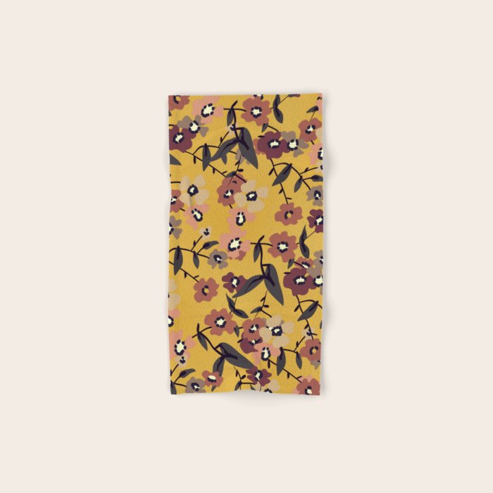  Warm Floral Pattern Bath Towel Gallery Image 1
