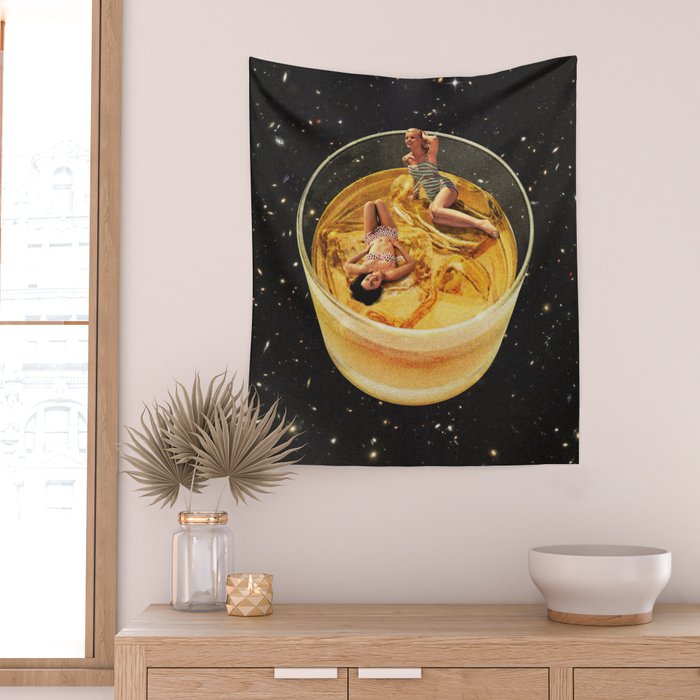 Whisky besties - Whiskey on the rocks Wall Tapestry Gallery Image 2