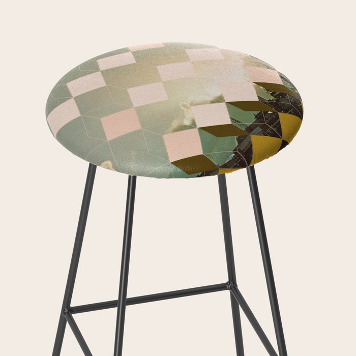 Saucer-Like Stool Gallery Image 2
