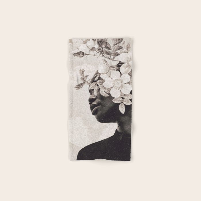 In Bloom 15 Bath Towel Gallery Image 1