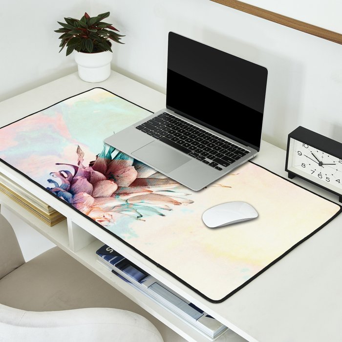 PINEAPPLE 9b Desk Mat Gallery Image 2