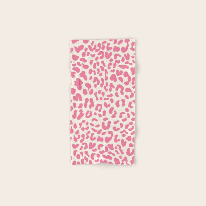 Pink Leopard Print Bath Towel Gallery Image 1