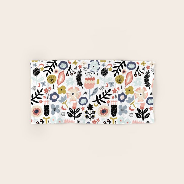 Naive Floral Scandinavian Design Bath Towel Gallery Image 1