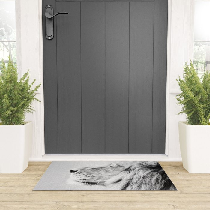 Lion Portrait - Black & White Welcome Mat Gallery Image 3
