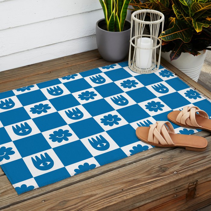 Checkered Flower Smiles Outdoor Rug Gallery Image 2