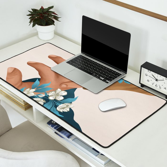In Love I Desk Mat Gallery Image 2