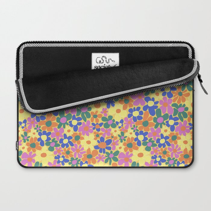 Amour 2 Laptop Sleeve Gallery Image 2