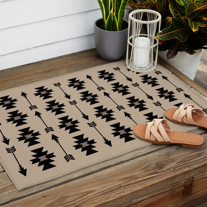 Southwestern Arrow Pattern 232 Black and Beige Outdoor Rug Gallery Image 2