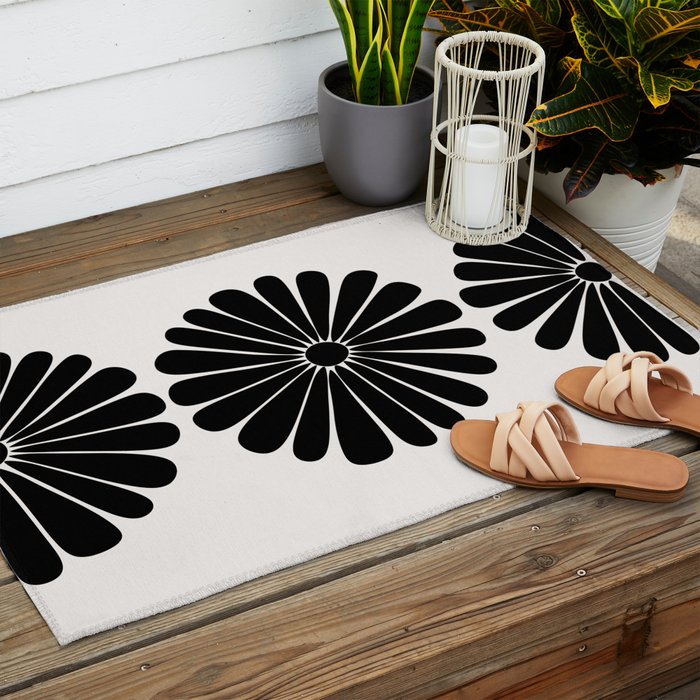 Retro Daisy Abstract I Black and White Bold Floral Outdoor Rug Gallery Image 2