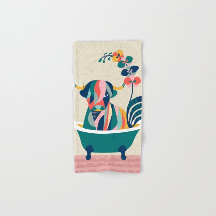 Highland cow in bathtub Bath Towel Gallery Image 1