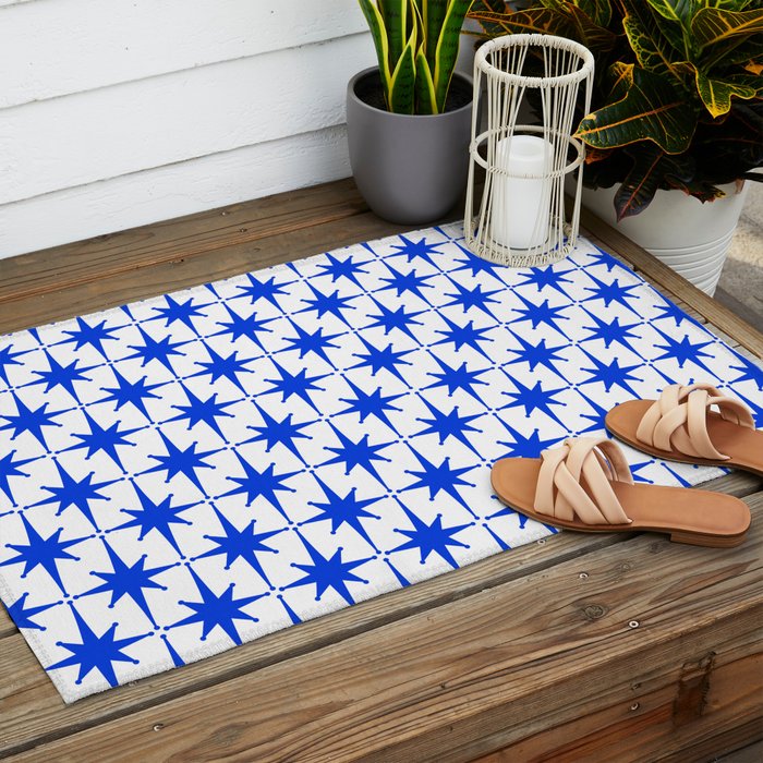 Mid Century Modern Atomic Age Starburst Stars Pattern Royal Blue and White Outdoor Rug Gallery Image 2