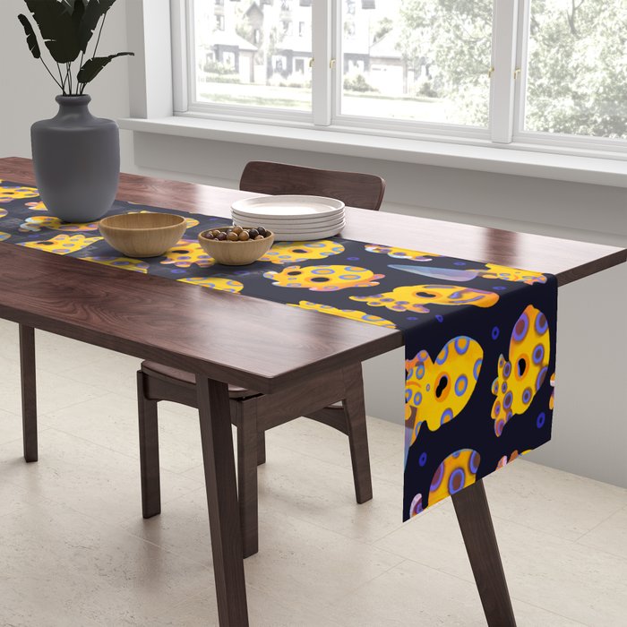 Blue-ringed octopus Table Runner Gallery Image 2