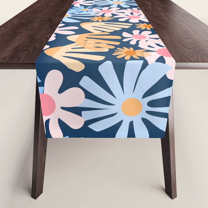 Daisies pattern Table Runner Gallery Image 1