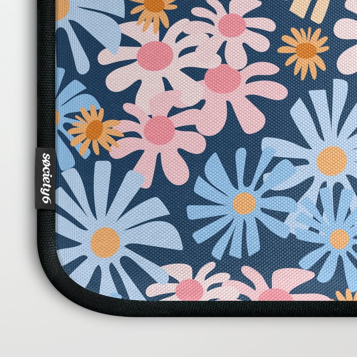 Daisies pattern Laptop Sleeve Gallery Image 3