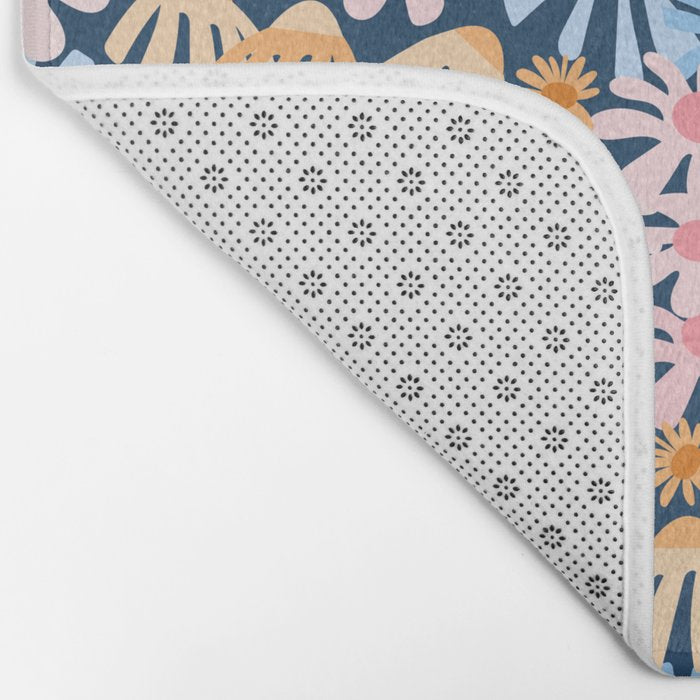 Daisies pattern Bath Mat Gallery Image 2