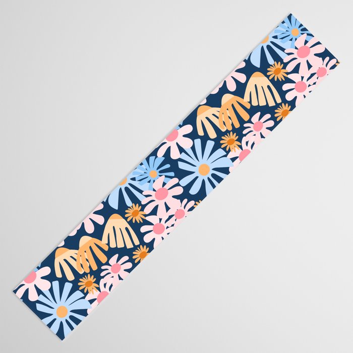 Daisies pattern Table Runner Gallery Image 3