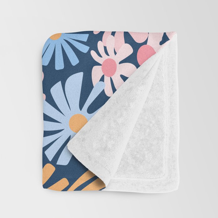 Daisies pattern Throw Blanket Gallery Image 3
