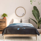 Minimalist Waves On A Beach In Iceland Comforter Gallery Image 3