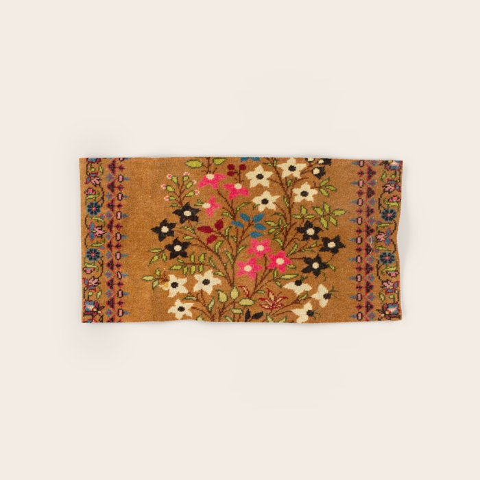 Kashan Vintage Central Persian Mat Print Bath Towel Gallery Image 1