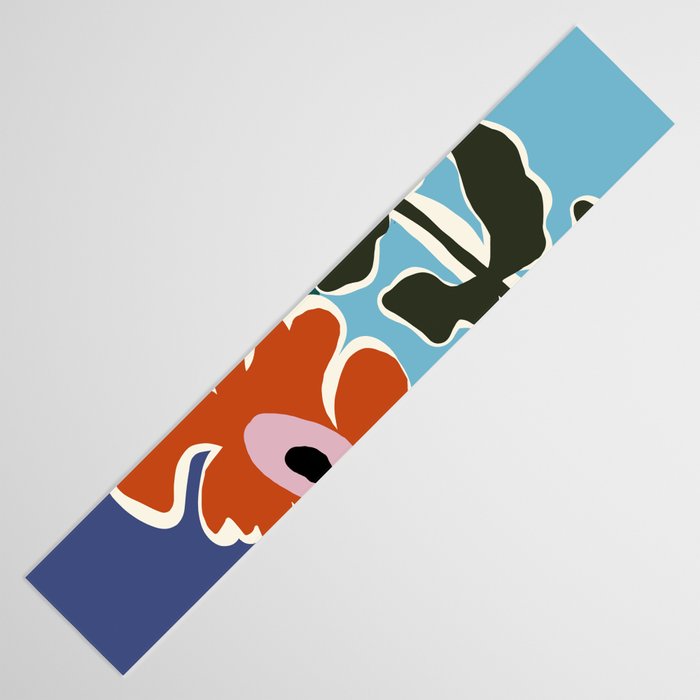 Retro minimal flower I Table Runner Gallery Image 3