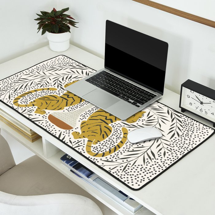 Tiger Vase Desk Mat Gallery Image 2