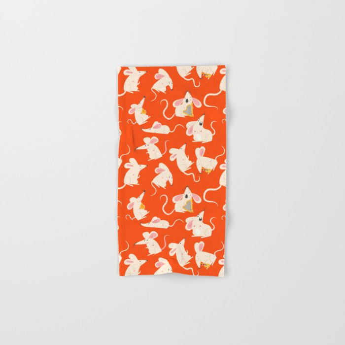 Happy mice pattern Bath Towel Gallery Image 1