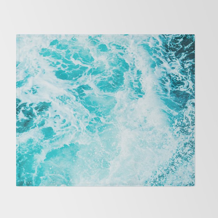 Perfect Sea Waves Throw Blanket Gallery Image 2