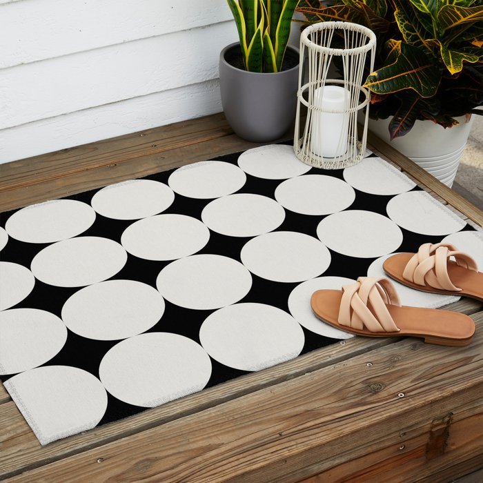 Circular Minimalism - Black & White Outdoor Rug Gallery Image 2