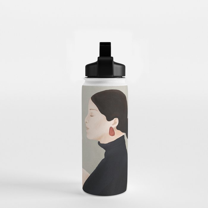 Aligned Model Flow Water Bottle Gallery Image 2