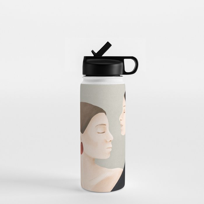 Aligned Model Flow Water Bottle Gallery Image 1
