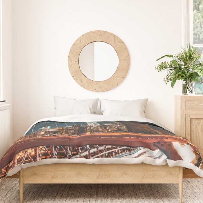 Brooklyn Bridge and Manhattan skyline in New York City at night Duvet Cover Gallery Image 3
