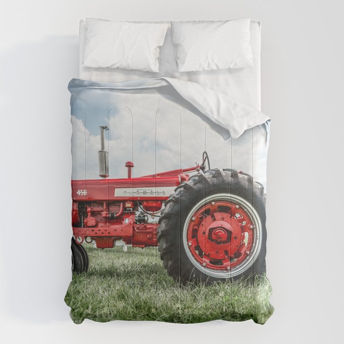 Vintage IH Farmall 450 Side View Red Tractor Comforter Gallery Image 1