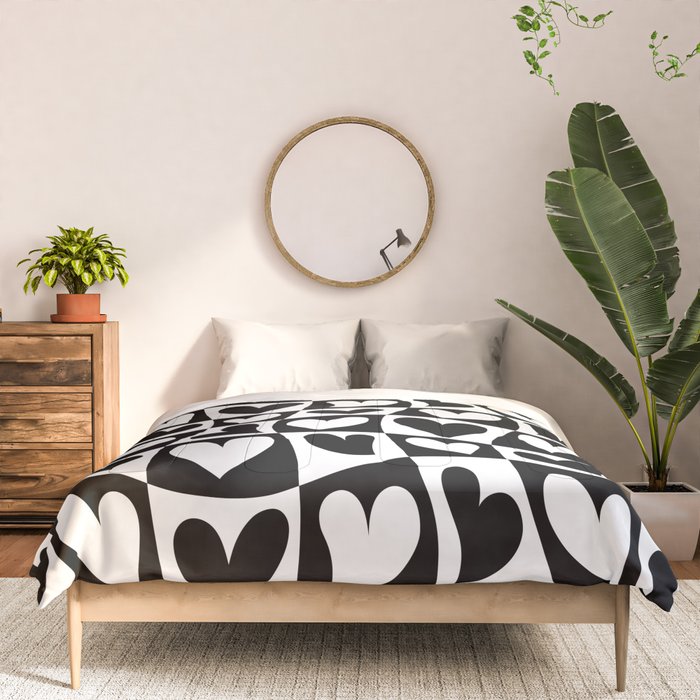 Black and white love heart checkered pattern Comforter Gallery Image 3