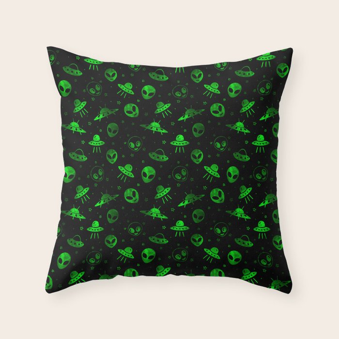 Aliens and UFOs Pattern Throw Pillow Gallery Image 6