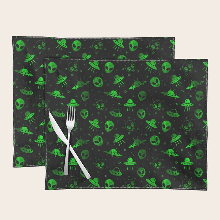 Aliens and UFOs Pattern Placemat Gallery Image 1
