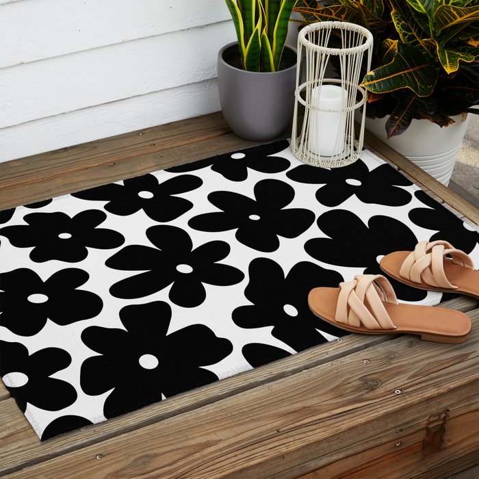 Black & White Flower - 70's Daisies Outdoor Rug Gallery Image 2