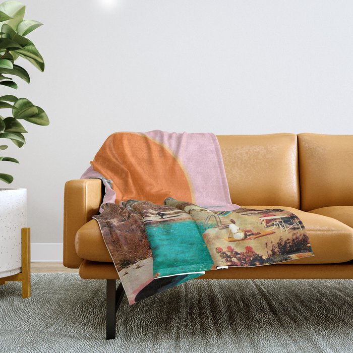 They've arrived! (UFO) Throw Blanket Gallery Image 1