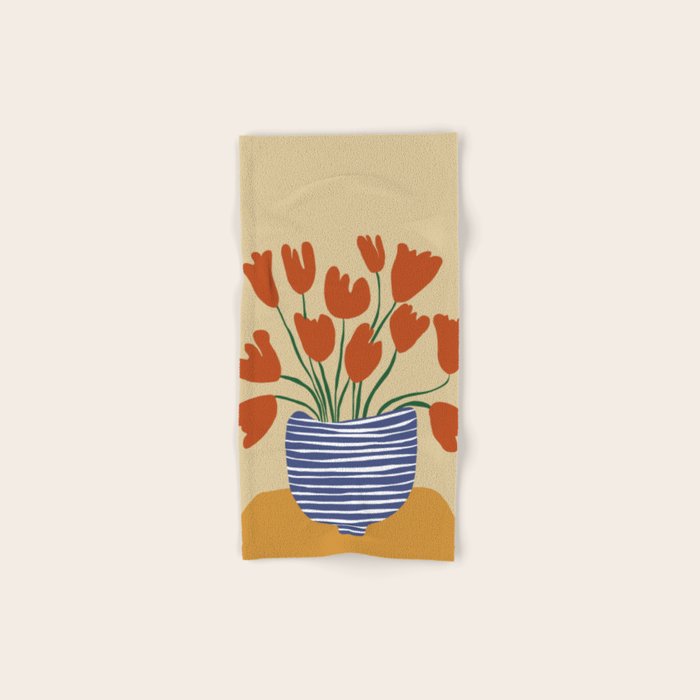 Tulip pot Bath Towel Gallery Image 1