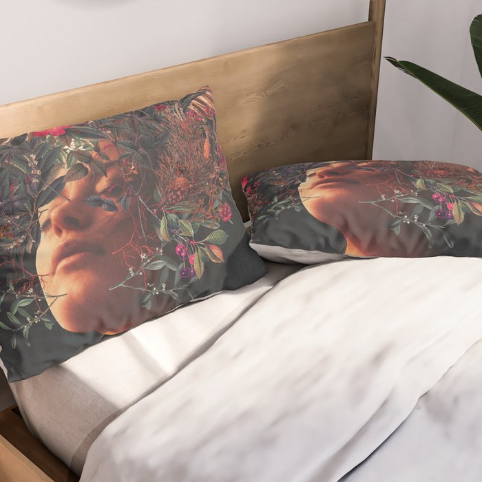 Kissing Rosa Pillow Sham Gallery Image 2
